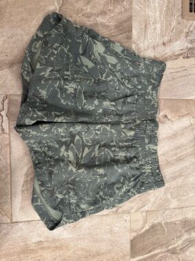 Women’s REI Shorts - 5” inseam Highrise